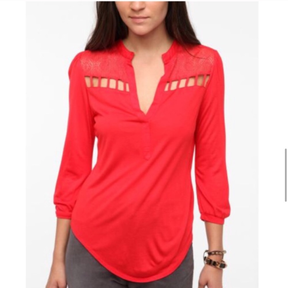 Women’s red shirt